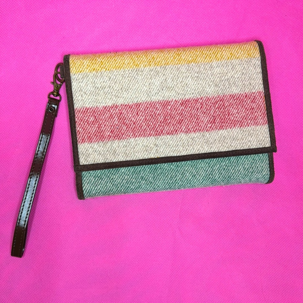 Pendleton Glacier Stripe Wool Trifold Smartphone Wallet Wristlet